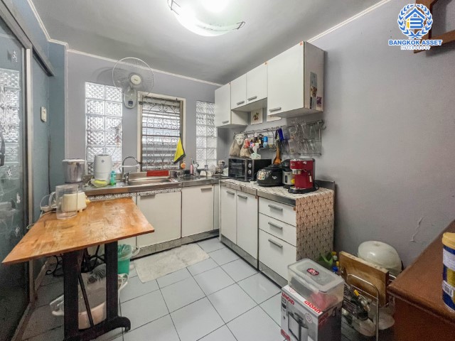 *****บ้านเดี่ยวมือสองย่านกรุงเทพฯ ม.พาร์คเวย์โฮม รามคำแหง เนื้อที่มากถึง 52 ตร.ว. ฟังก์ชันจัดเต็ม 4 ห้องนอน 3 ห้องน้ำ 2 ที่จอดรถ ตกแต่งสวยงาม แถมฟรี! 3 เครื่องปรับอากาศ, 1 เครื่องทำน้ำอุ่น บนทำเลเยี่ยม ใกล้รถไฟฟ้าในอนาคตสายสีส้ม "สถานีน้อมเกล้า"